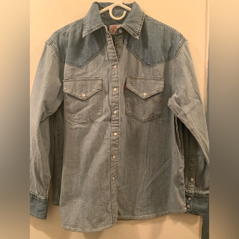Levi’s jean blue xs button up shirt brand new with tags